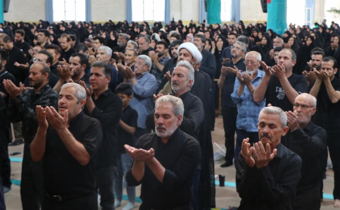 برگزاری با شکوه نماز ظهر تاسوعا در آستان مقدس سیدان الکریمان