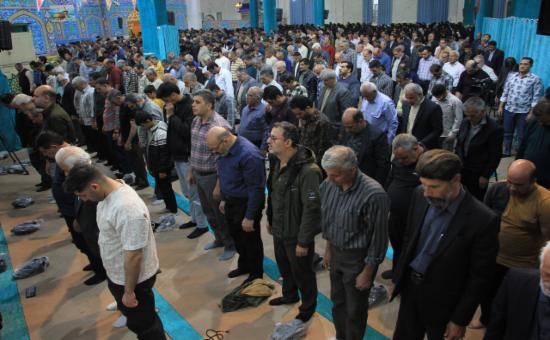 مراسم قرائت دعای کمیل با نوای حاج مهدی سلحشور